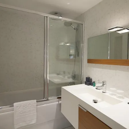 Hotel 7800