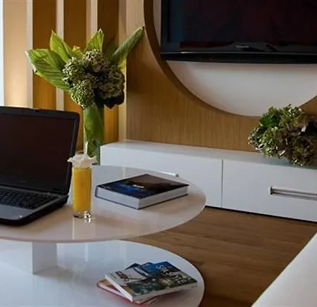 Hotel 7800